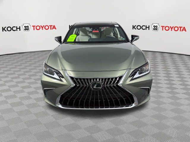 Used 2025 Lexus ES 350 w/ Premium Package FWD image 2