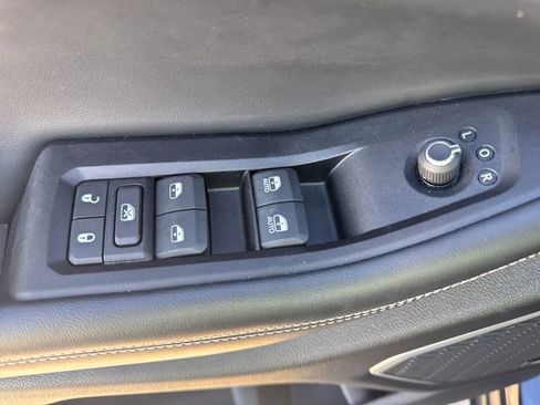 Used 2024 Jeep Grand Cherokee L Limited w/ Black Appearance Package image 22