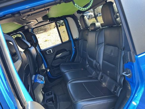 Used 2023 Jeep Gladiator Overland w/ Popular Equipment Package image 47