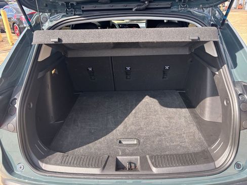 Used 2025 Chevrolet Trax LT image 29