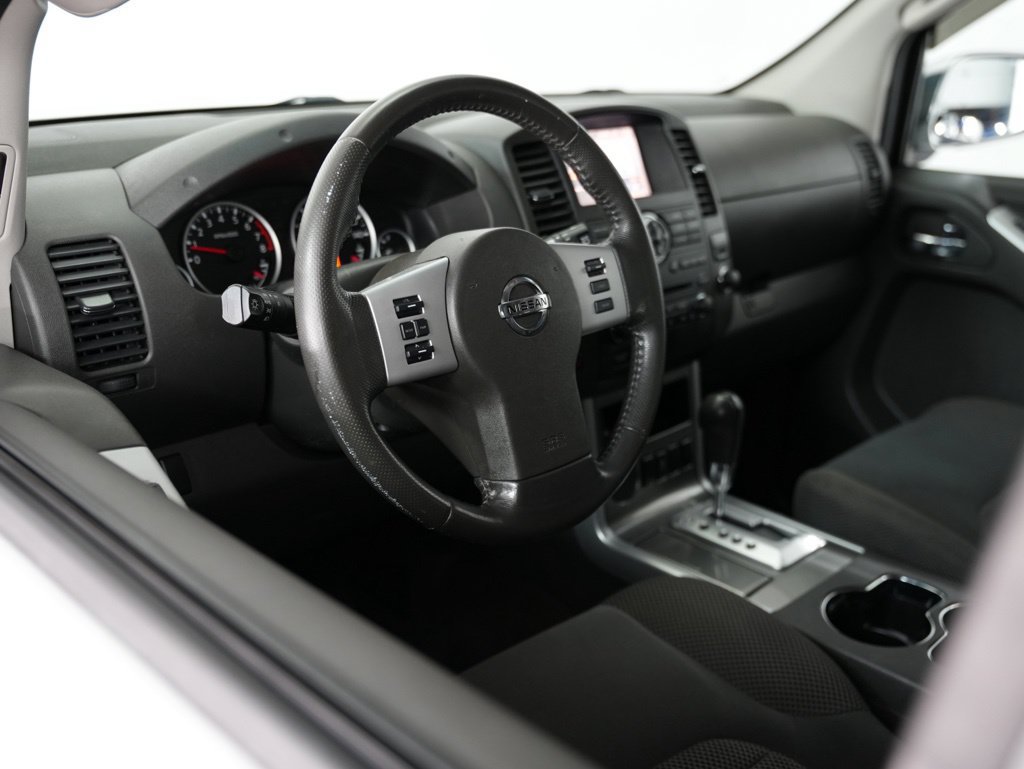 Used 2012 Nissan Pathfinder SV RWD image 6