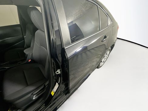 Used 2023 Toyota Corolla LE FWD image 12