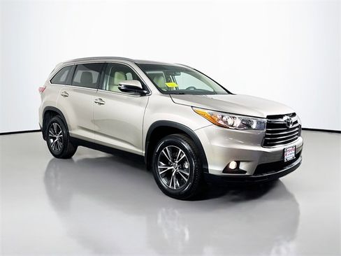 Certified 2016 Toyota Highlander XLE image 10