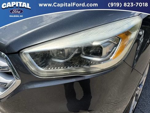 Used 2018 Ford Escape Titanium w/ Ford Safe & Smart Package FWD image 11
