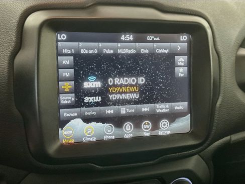 Used 2023 Jeep Renegade Latitude AWD/4WD image 21