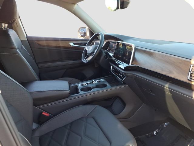 Used 2025 Volkswagen Atlas SE FWD image 19