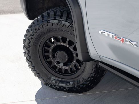 Used 2024 GMC Sierra 2500 AT4X w/ AT4X AEV Edition AWD/4WD image 17