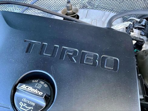 Used 2025 Chevrolet TrailBlazer LT AWD/4WD image 31