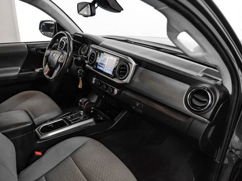 Used 2020 Toyota Tacoma SR5 RWD image 14