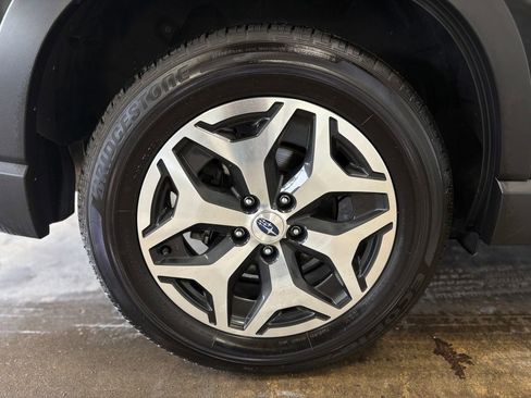 Used 2024 Subaru Forester Premium image 30