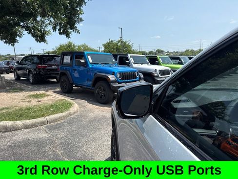 Used 2025 Jeep Grand Cherokee L Altitude RWD image 20