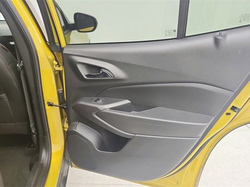 Certified 2024 Chevrolet Trax RS w/ Sunroof Package image 34