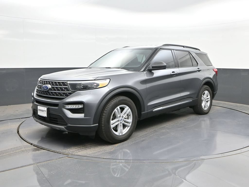 Used 2024 Ford Explorer XLT w/ Equipment Group 202A RWD image 32