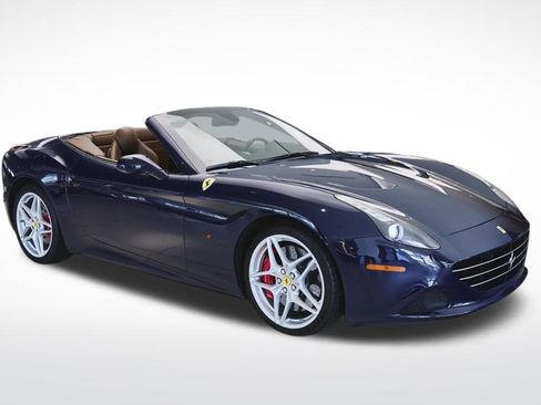 Used 2016 Ferrari California T image 7