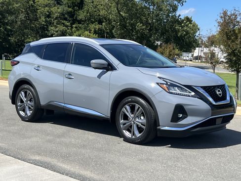 Used 2024 Nissan Murano Platinum w/ Cargo Package FWD image 2