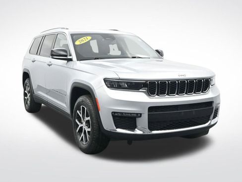 Used 2023 Jeep Grand Cherokee L Limited image 3
