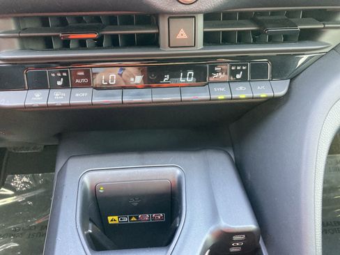 Used 2023 Toyota Crown XLE image 17