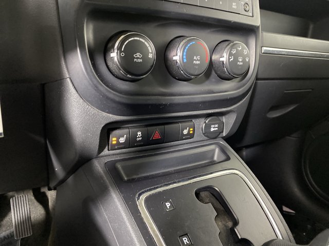 Used 2015 Jeep Patriot Latitude AWD/4WD image 3
