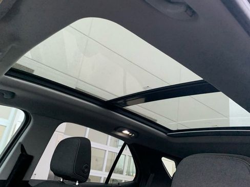 Used 2018 Chevrolet Equinox LT w/ Sun & Infotainment Package image 9