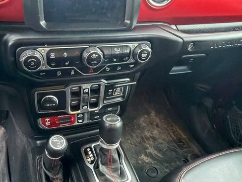 Used 2021 Jeep Wrangler Unlimited Rubicon AWD/4WD image 8