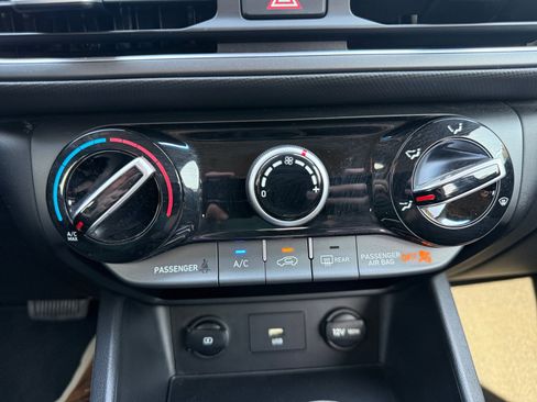 Used 2023 Hyundai Kona SEL FWD image 18