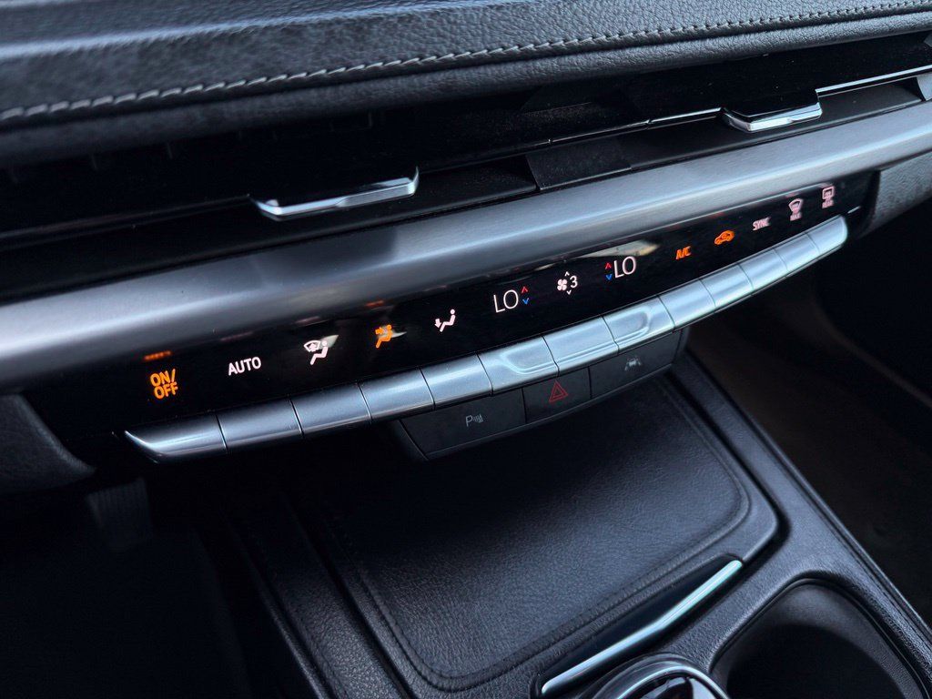 Used 2025 Cadillac XT4 Premium Luxury FWD image 22