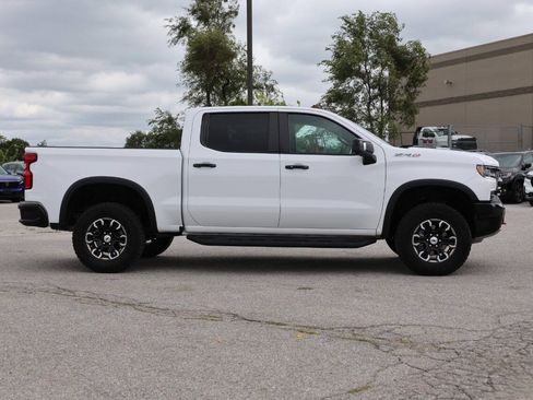 Used 2024 Chevrolet Silverado 1500 ZR2 w/ Technology Package AWD/4WD image 7