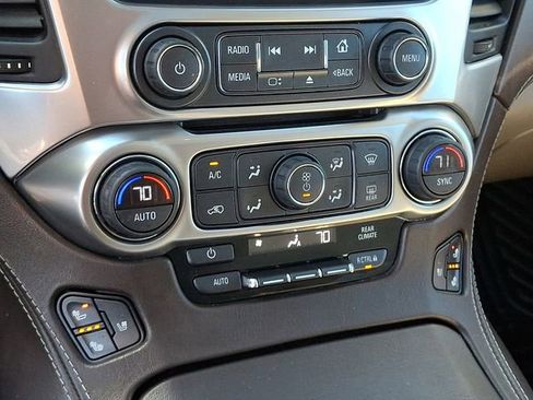 Used 2017 Chevrolet Suburban Premier AWD/4WD image 16