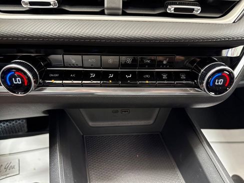 New 2026 Chevrolet Equinox LT w/ Convenience Package II image 30