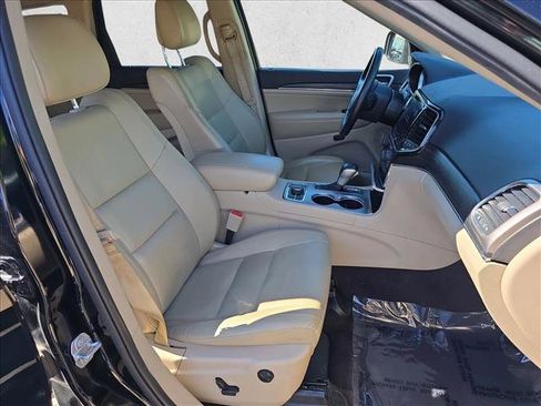 Used 2019 Jeep Grand Cherokee Limited AWD/4WD image 10