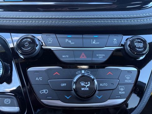 New 2026 Chrysler Pacifica Limited w/ S Appearance Package image 29