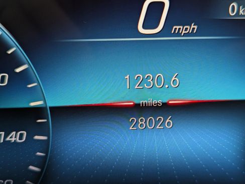 Used 2023 Mercedes-Benz GLS 450 4MATIC image 21