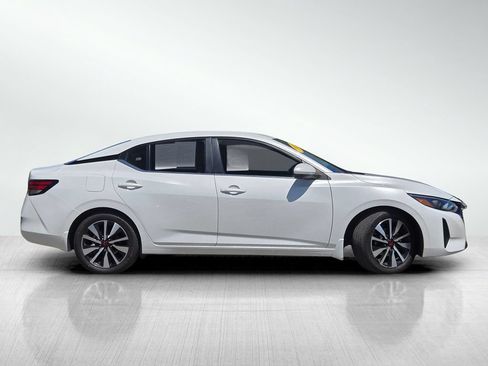 Used 2024 Nissan Sentra SV w/ SV Premium Package FWD image 3