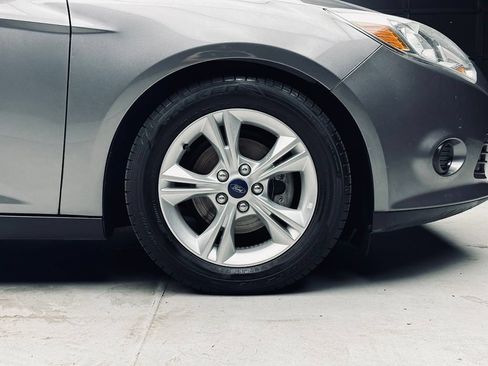 Used 2014 Ford Focus SE w/ SE Winter Package FWD image 41