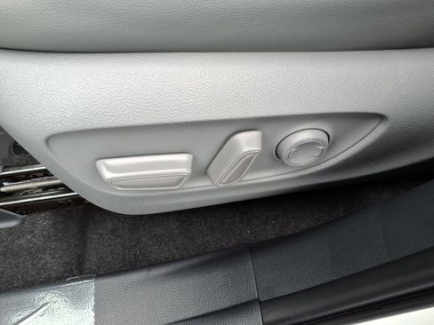 New 2026 Toyota Highlander XLE image 11