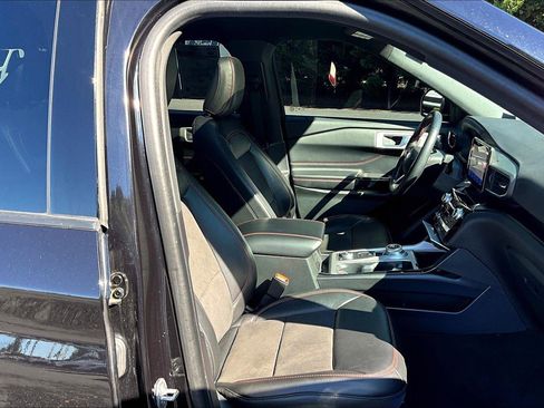Used 2022 Ford Explorer ST-Line w/ Class IV Trailer Tow Package image 7