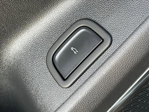 Certified 2025 GMC Acadia Denali w/ Super Cruise Package FWD image 20