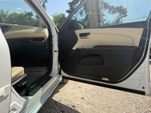 Used 2016 Toyota Avalon Limited w/ Toyota Safety Sense Package FWD image 24