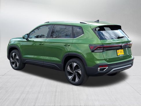 New 2026 Volkswagen Taos SE AWD/4WD image 3