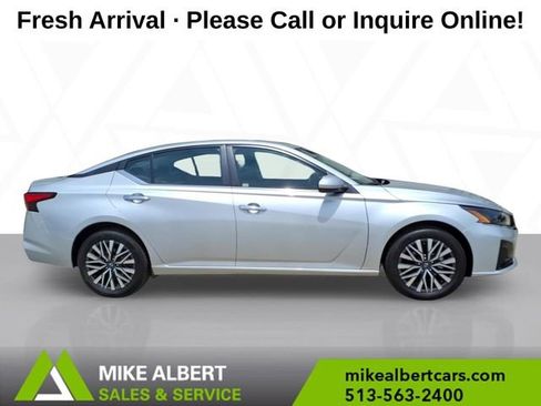 Used 2023 Nissan Altima 2.5 SV AWD/4WD image 8