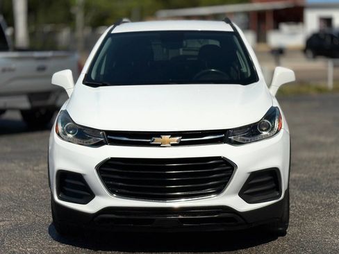 Used 2019 Chevrolet Trax LT w/ LT Convenience Package FWD image 3