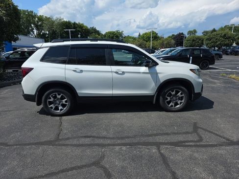 Used 2023 Honda Passport TrailSport image 8