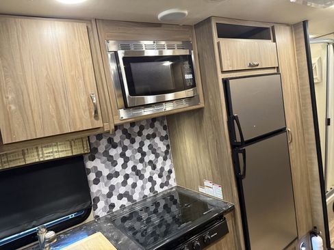 Used 2017 Ford E-450 and Econoline 450 Super Duty w/ Motorhome Prep Package RWD image 51