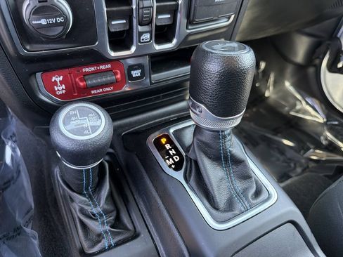 Used 2023 Jeep Wrangler Unlimited Rubicon 4xe w/ Cold Weather Group AWD/4WD image 30