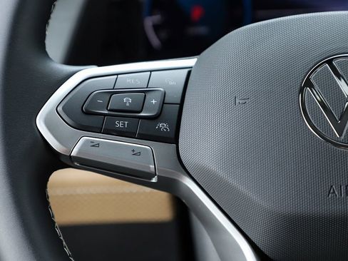 New 2026 Volkswagen Atlas Cross Sport SE image 21