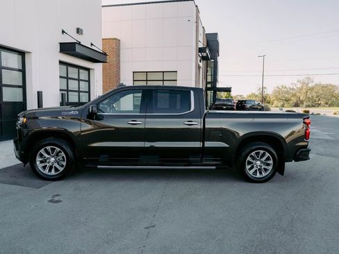 Used 2021 Chevrolet Silverado 1500 High Country w/ Technology Package image 4