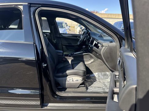 Used 2024 Porsche Macan image 13