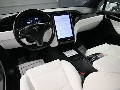 Used 2021 Tesla Model X Long Range image 9