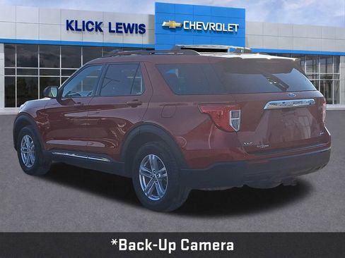Used 2023 Ford Explorer XLT image 4