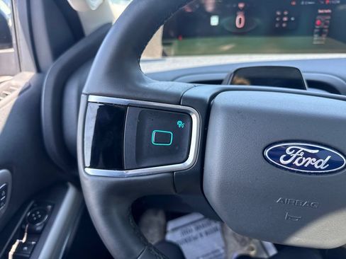 Used 2025 Ford Expedition Active AWD/4WD image 46